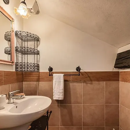 Casa Al Di In Riva بيت للعطل